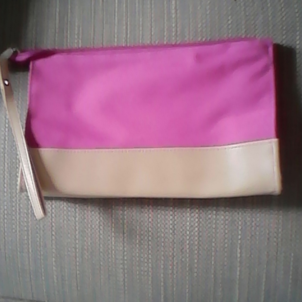 DSW Wristlet